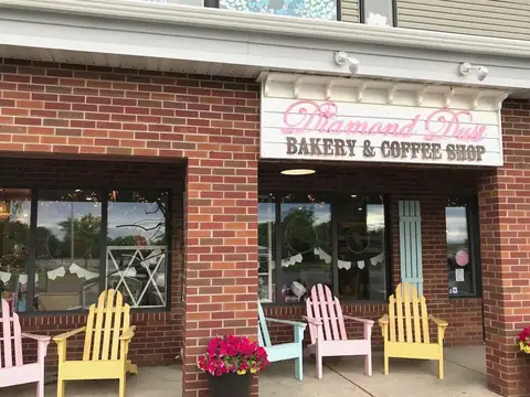 Diamond Dust Bakery and Coffee Shop in St Peter, MN