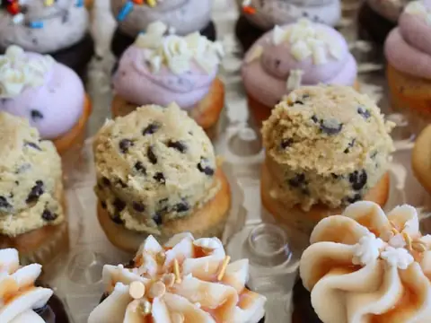 3 Sweet Girls Cakery in Cincinnati, OH