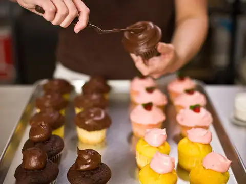 Frosted Cupcakery in Long Beach, CA