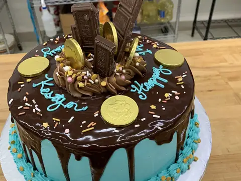 Luckee Dutch Bakery in Newberg, OR