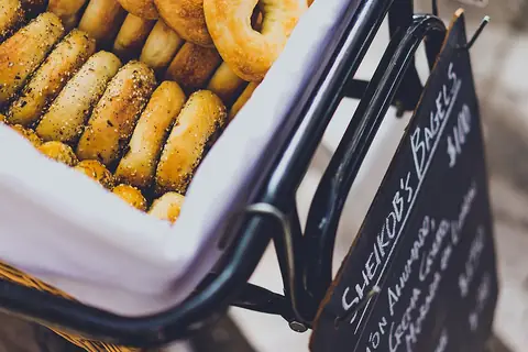 Sheikob's Bagels (Unsplash) — illustrative photo