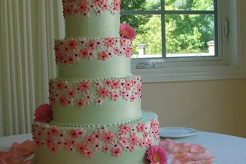 Suzanne's Cake & Pastry