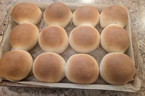 Auntie Dees' Pan de Manila