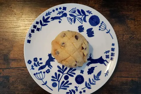 Melon bread (with chocolate chips) 2023-11-05 — illustrative photo