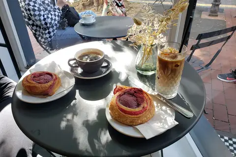 Vegan raspberry swirls - Flint Owl Bakery — illustrative photo