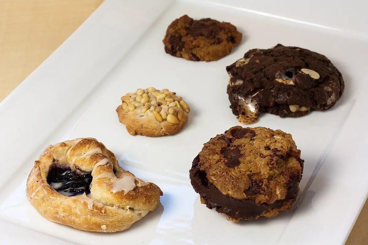 Vegan Bakery Selection (4874685706) — illustrative photo